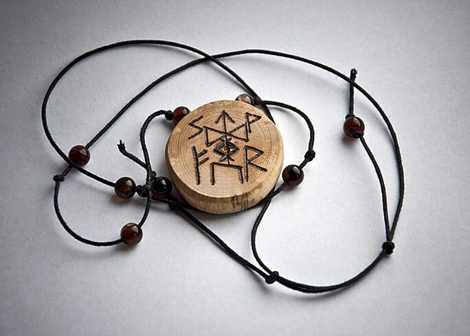 amulet prej druri